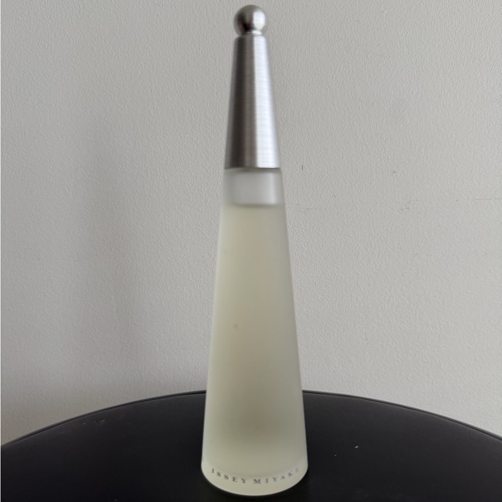 Issey Miyake L'EAU D'ISSEY - Authentic